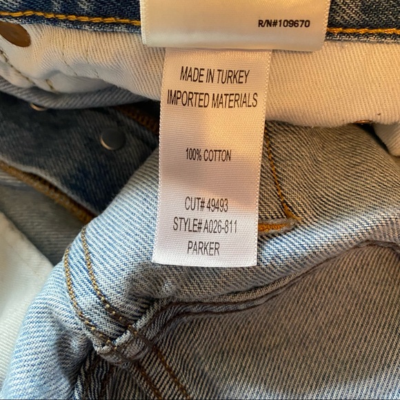 Agolde Parker Vintage Cut Off Shorts in Swapmeet - Picture 9 of 9